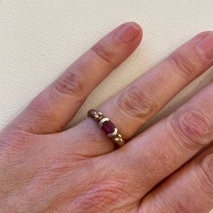 Sterling silver ring size 7. Amethyst stone and gold accents